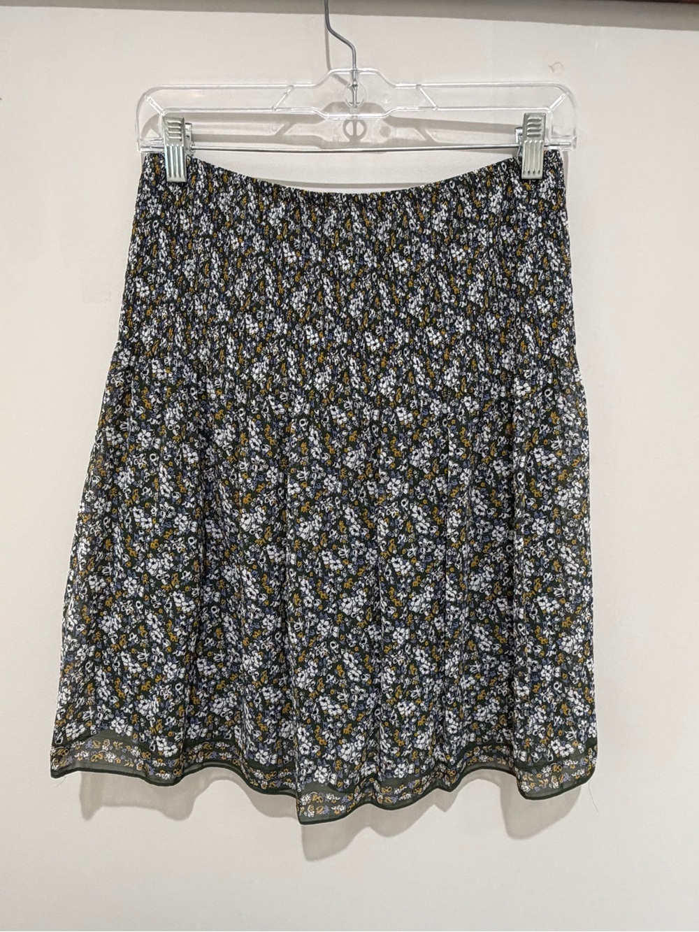 Max Studio Floral Skirt / Size Medium Feminine Classy - Picture 6 of 8